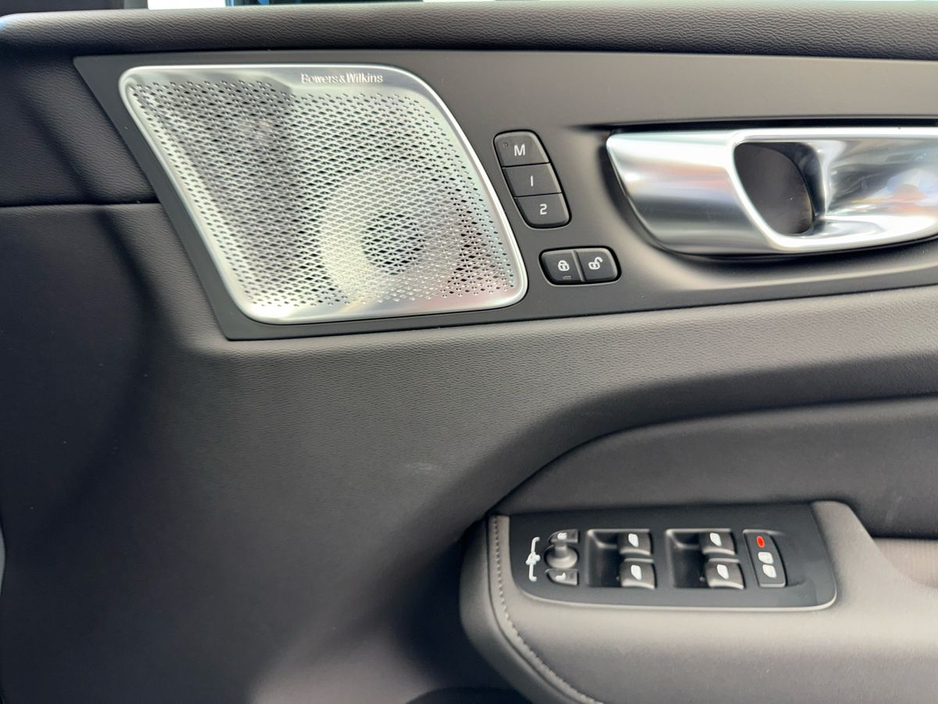 2026 Volvo XC60 - image 23