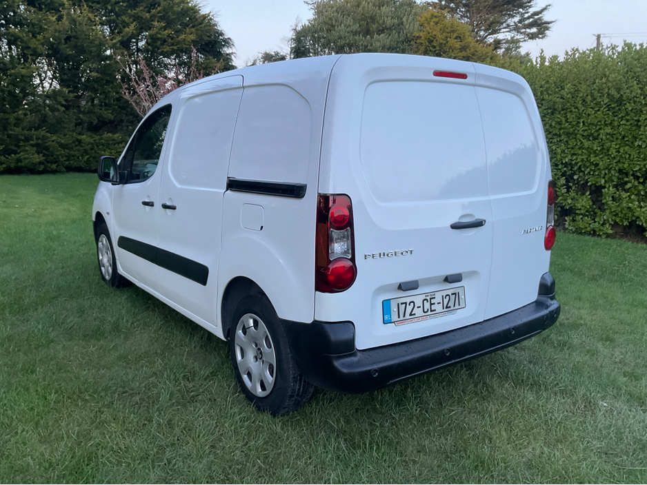 2017 Peugeot Partner - image 8