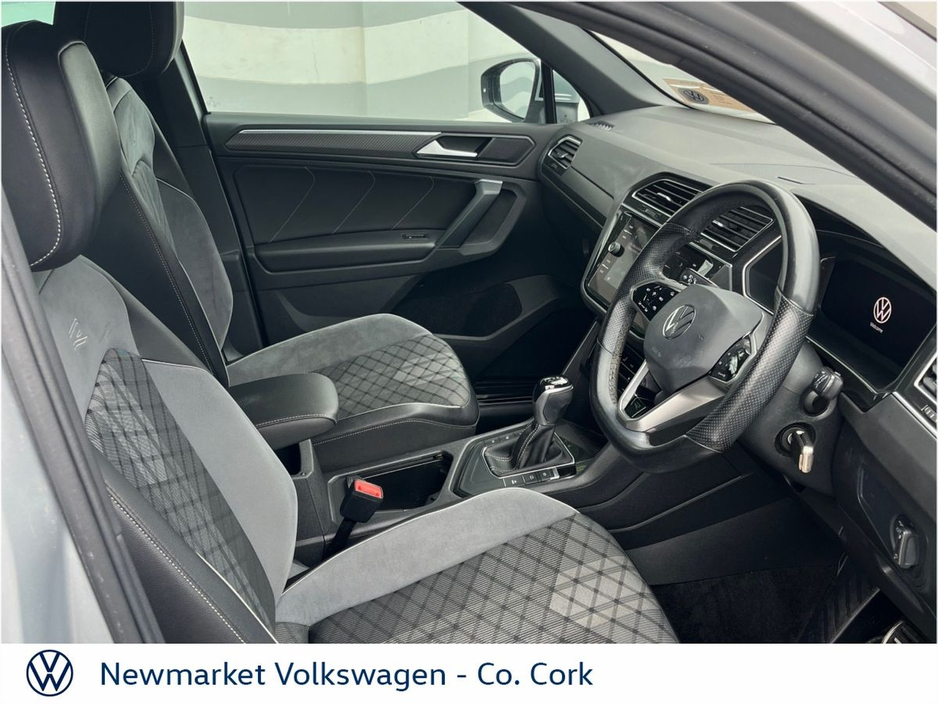 2021 Volkswagen Tiguan - image 44
