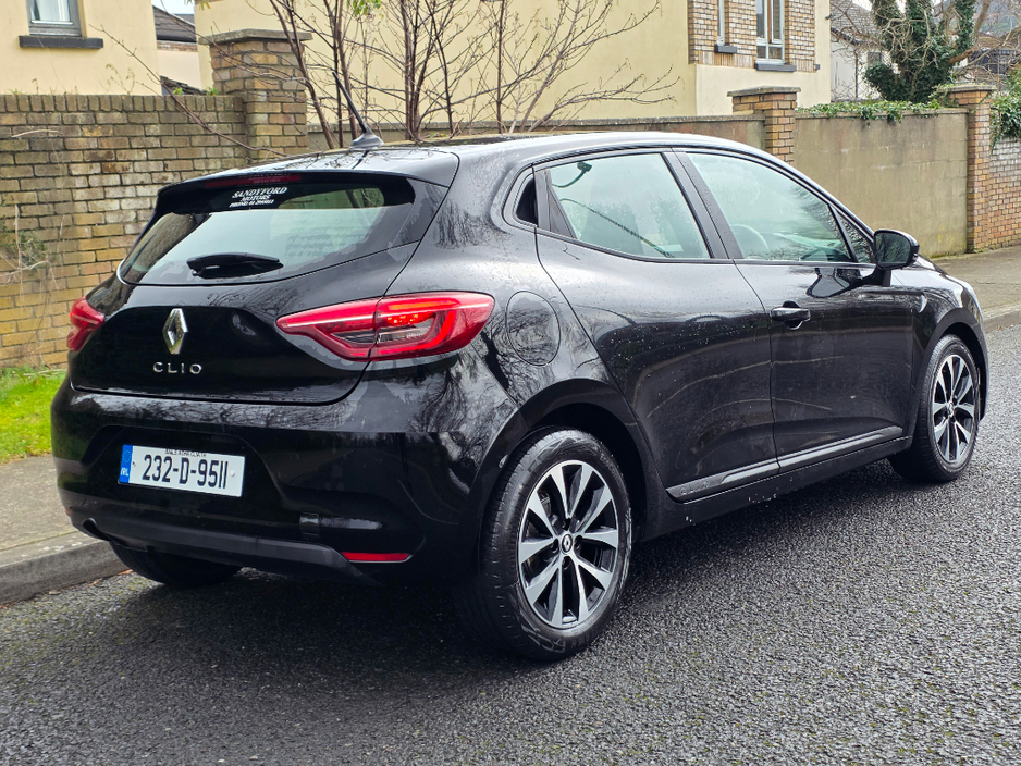 2023 Renault Clio Equilibre TCE 90 CVT Dfull MY2 €18,950