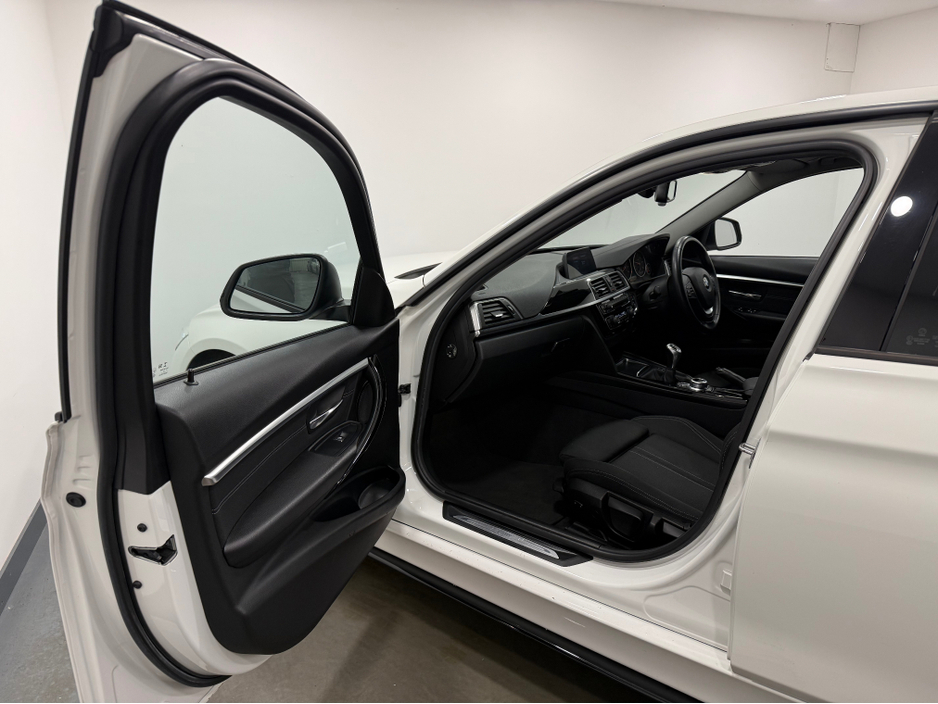 2017 BMW 3 Series SPORT 320 D €16,495