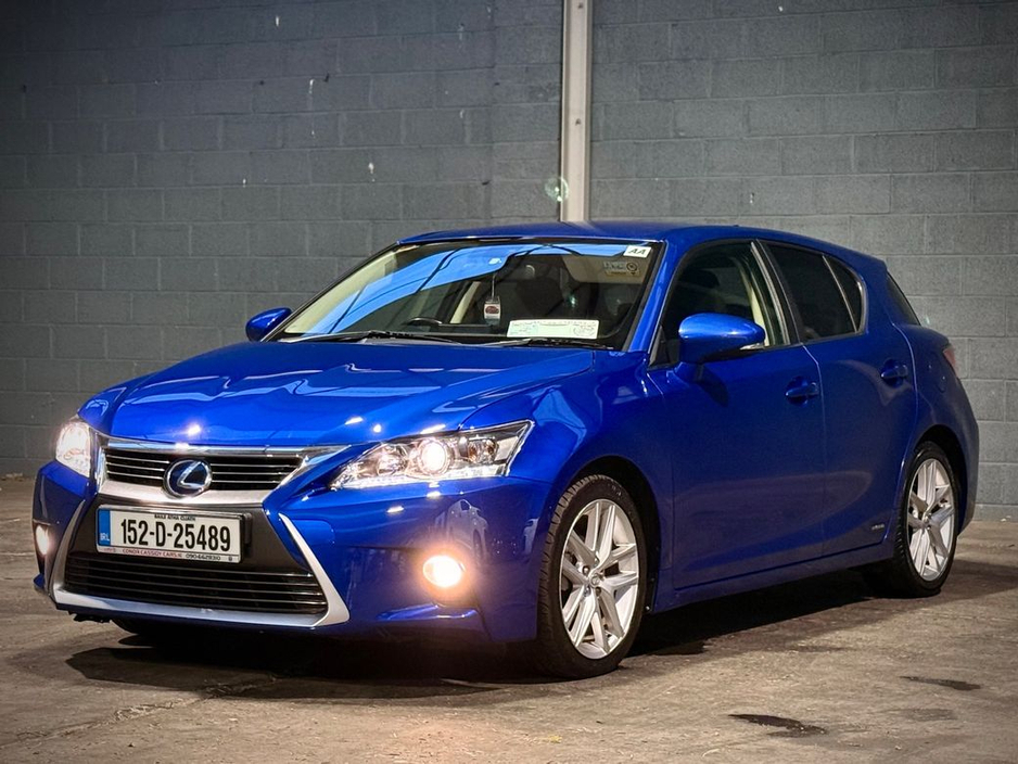 2015 Lexus CT 200 h - image 2