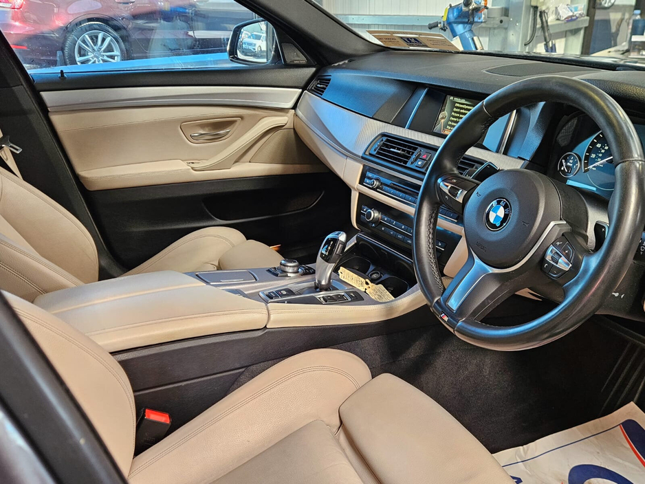 2016 BMW 5 Series - image 16