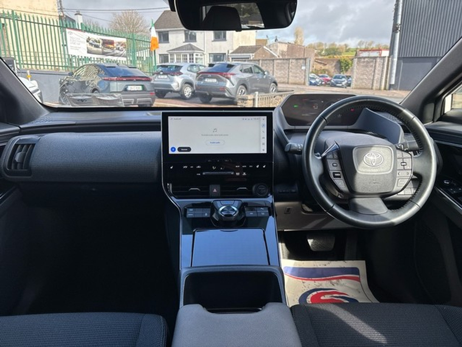 2022 Toyota bZ4X - image 8
