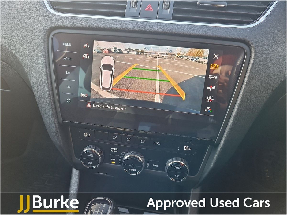 2020 Skoda Octavia - image 13