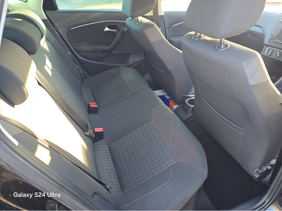 2015 Volkswagen Polo - image 8