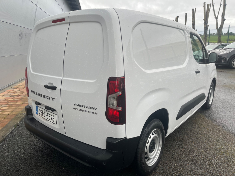 2026 Peugeot Partner  €22,700