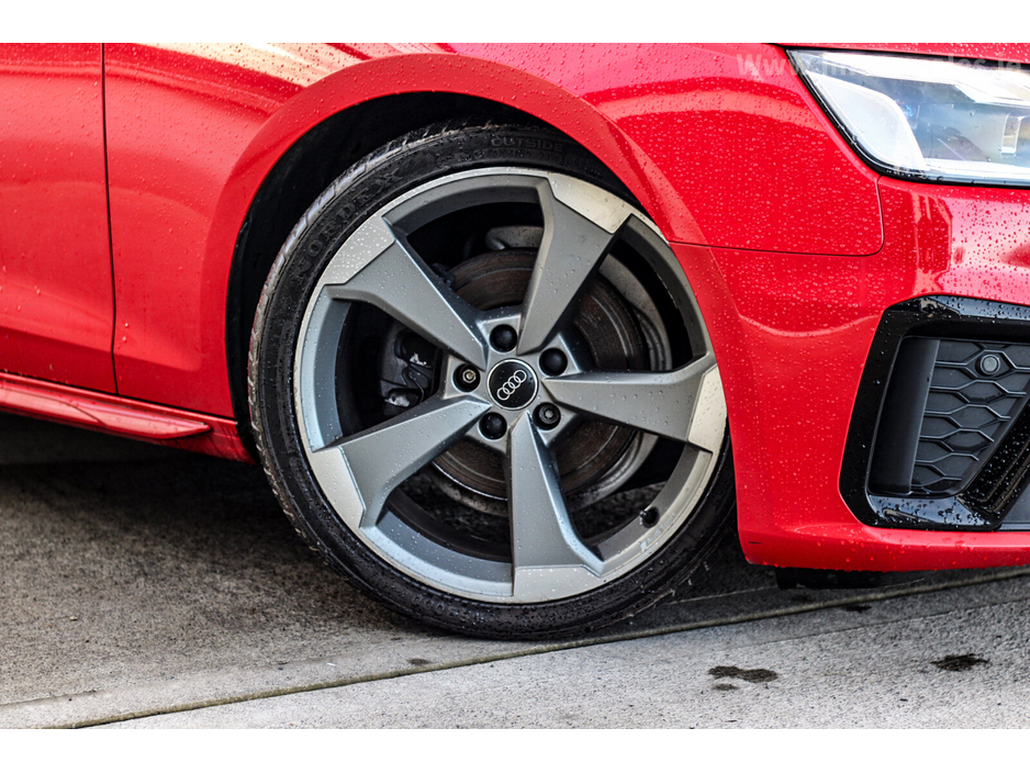 2020 Audi A4 30 TDI 136HP S Tronic S line €32,995