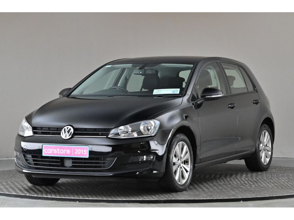2015 Volkswagen Golf - image 3