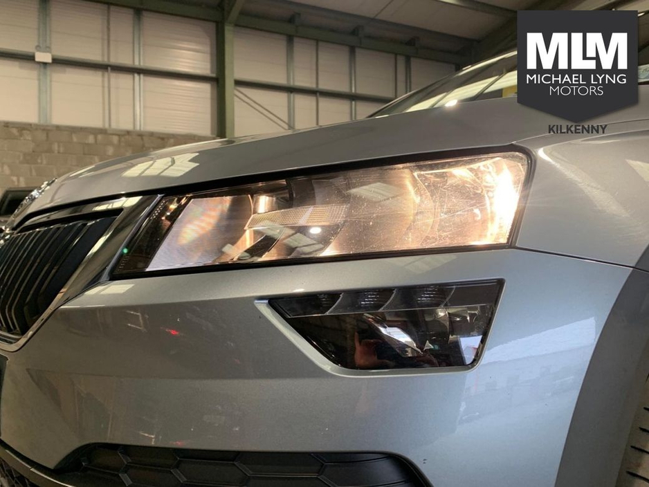 2019 Skoda Karoq - image 4