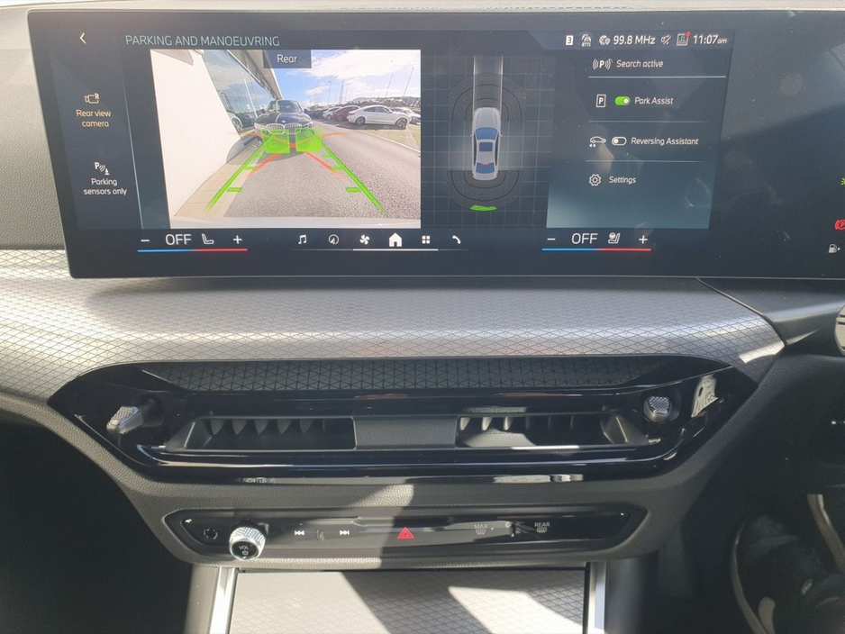 2026 BMW 3 Series - image 19