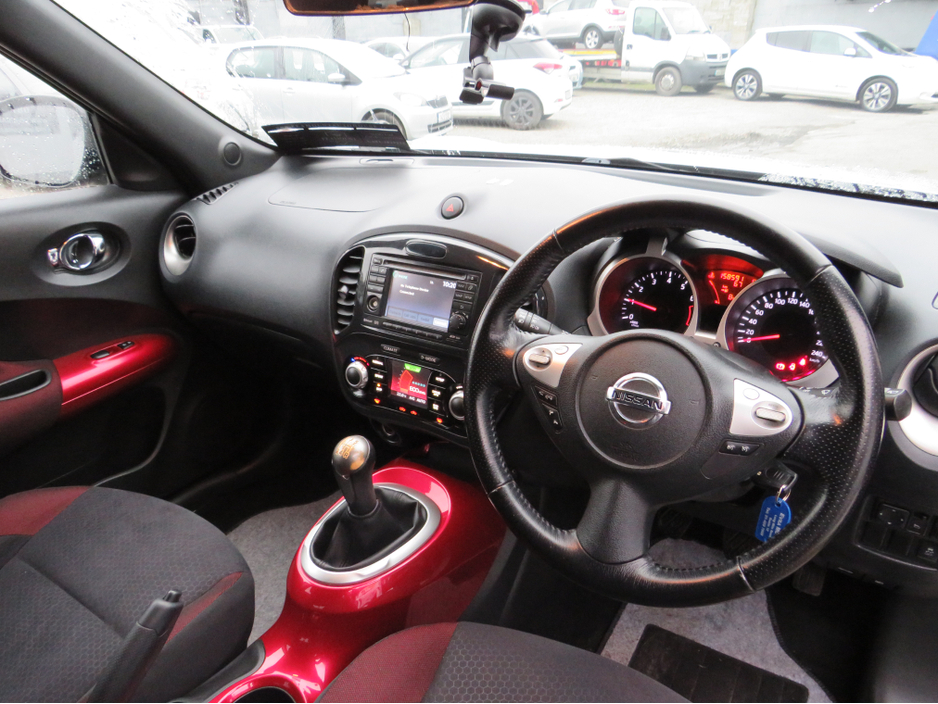 2011 Nissan Juke - image 11