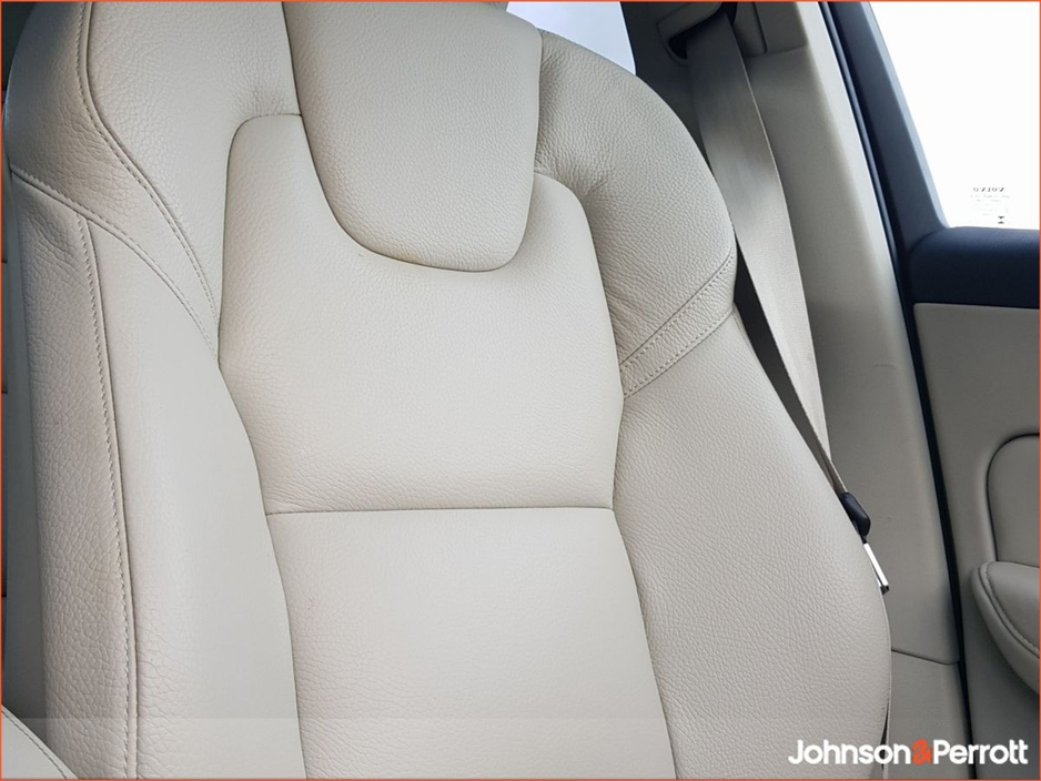 2023 Volvo XC60 T6 350bhp AWD PHEV Plus Bright (Two Year Warranty + Two Year Service Plan) €52,900