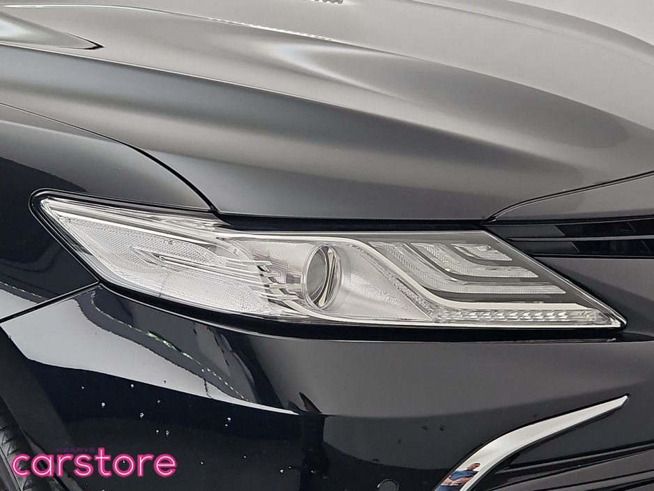 2020 Toyota Camry - image 19