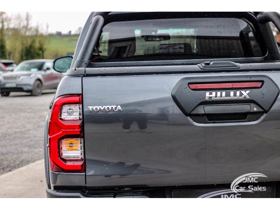 2026 Toyota Hilux - image 12