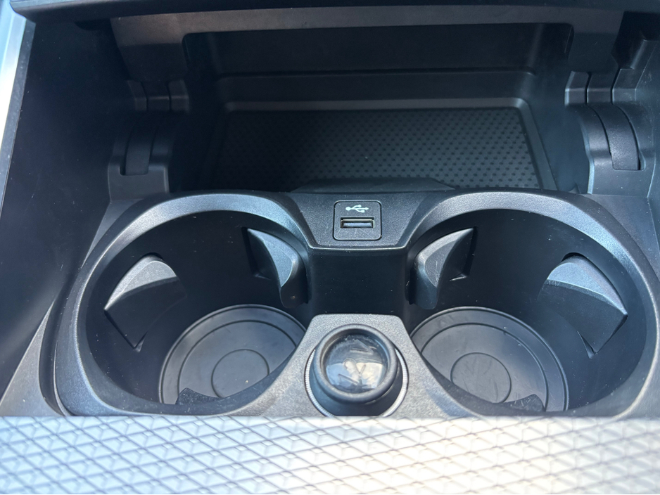 2025 BMW 3 Series - image 20