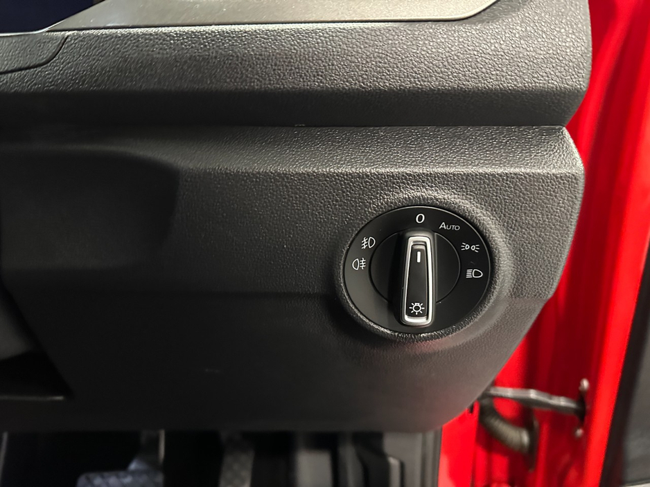 2021 Volkswagen T-Roc - image 23