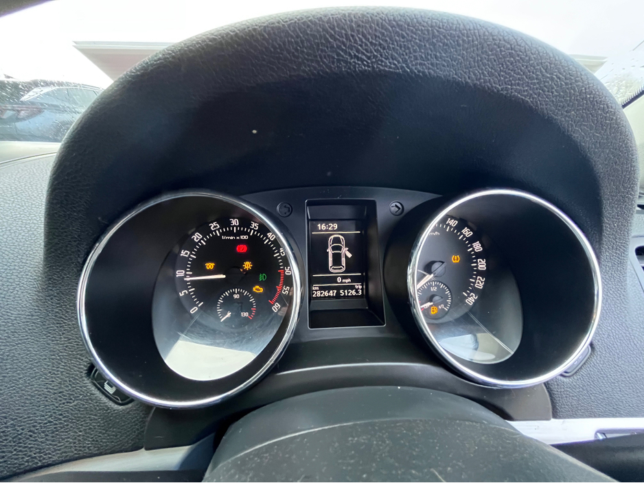 2015 Skoda Yeti - image 8