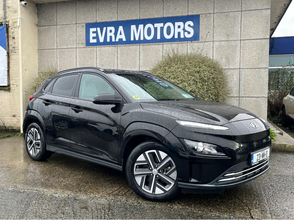2023 Hyundai Kona KAUAI PREMIUM 64KWH EV //FULL LEATHER//HEATED SEATS AND STEERING WHEEL//REVERSE CAMERA//SAT NAV//KRELL SOUND SYSTEM// €23,950