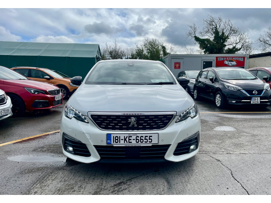2018 Peugeot 308 - image 2