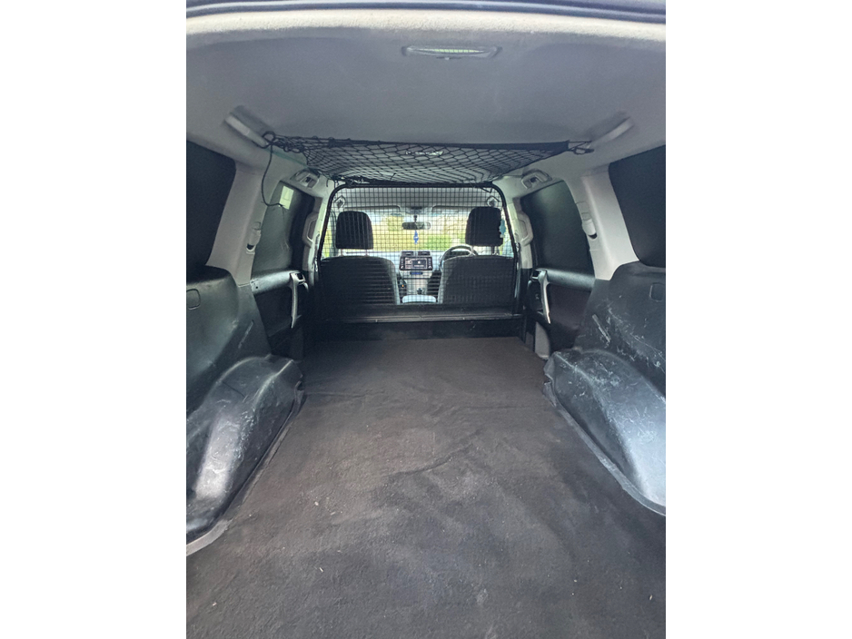 2021 Toyota Landcruiser - image 4