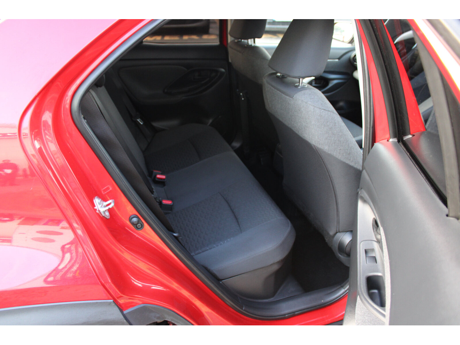 2022 Toyota Yaris Cross 1.5 Hybrid CVT Luna €23,950