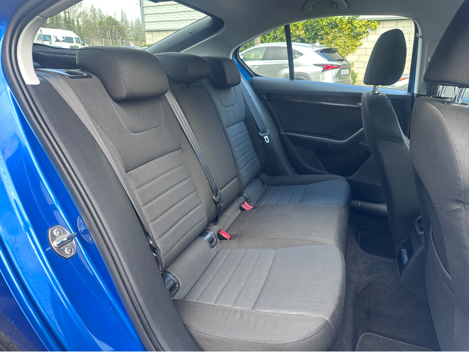 2014 Skoda Octavia - image 8