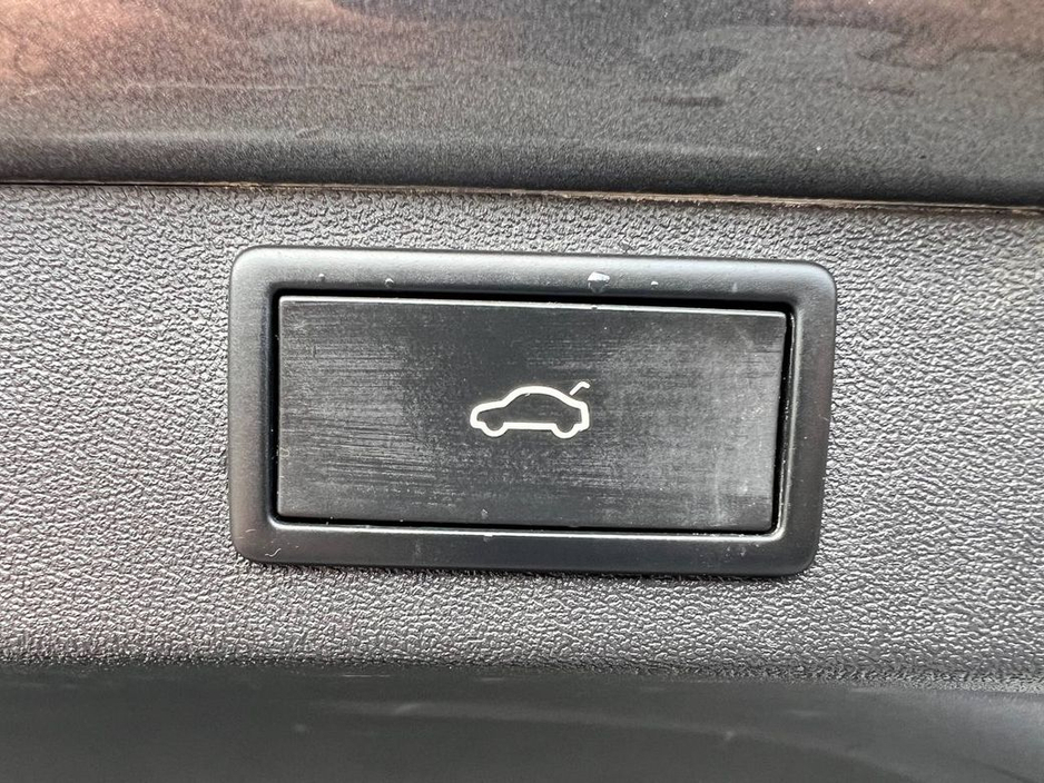 2022 Skoda Enyaq - image 15