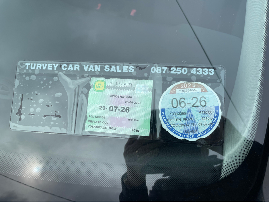 2010 Volkswagen Golf - image 17