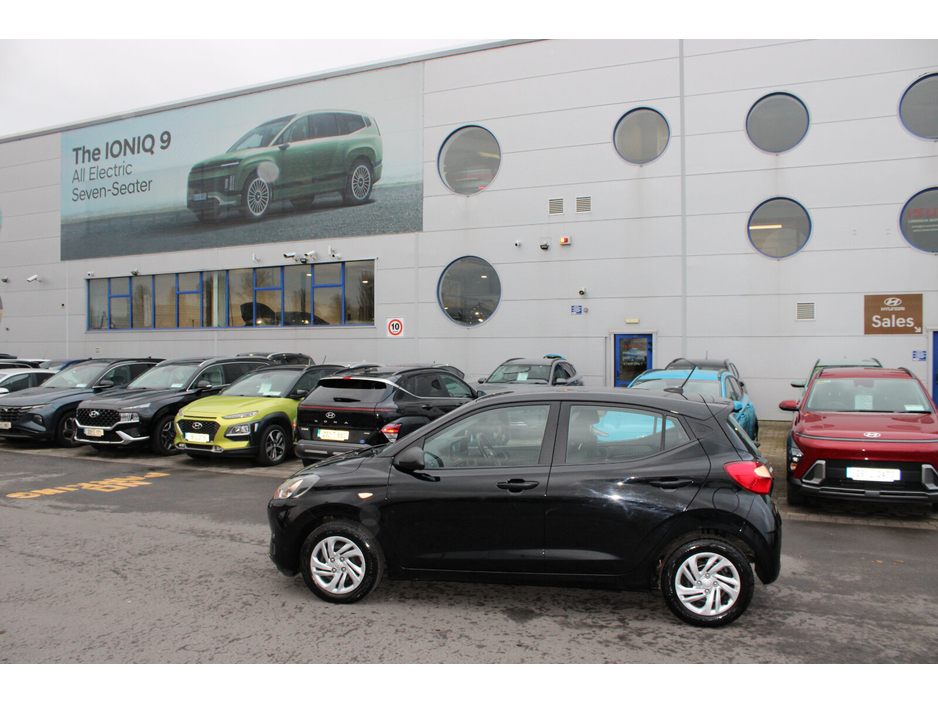 2022 Hyundai i10 - image 2