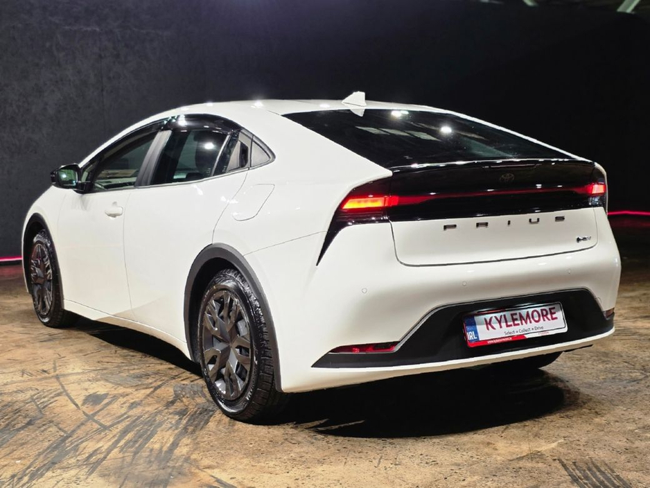 2023 Toyota Prius - image 5