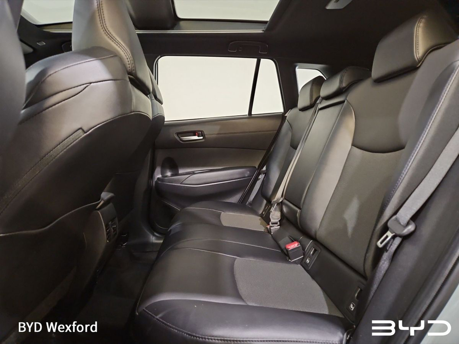 2025 Toyota Corolla Cross - image 9