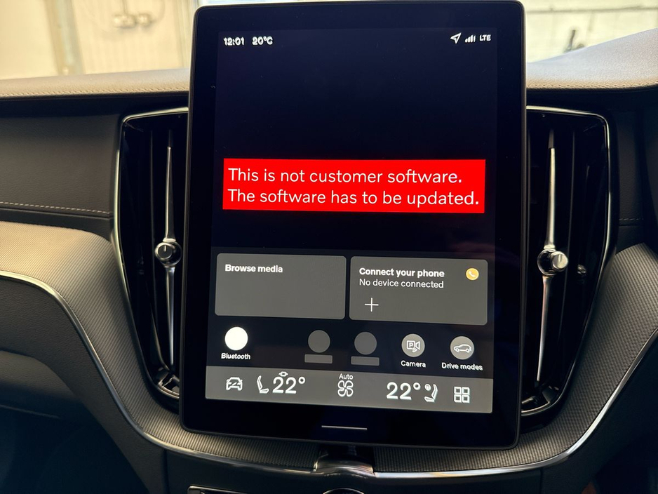 2026 Volvo XC60 - image 16