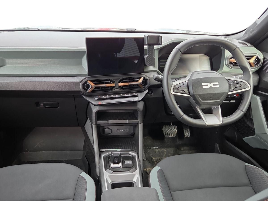 2025 Dacia Duster - image 2