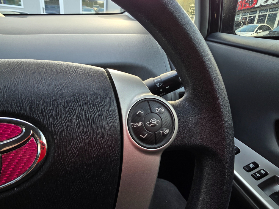 2013 Toyota Prius Alpha (7 Seater) - SELF CHARGING HYBRID -ALLOYS - REVERSE CAMERA -SIMI DEALER - LOW ROAD TAX BAND €13,450