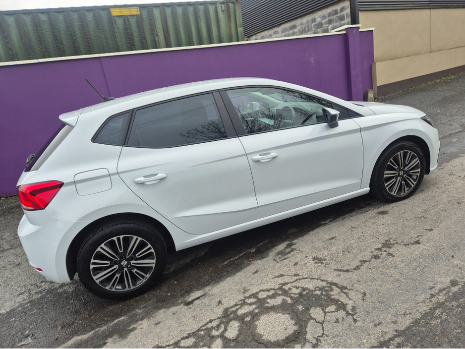 2023 SEAT Ibiza - image 2