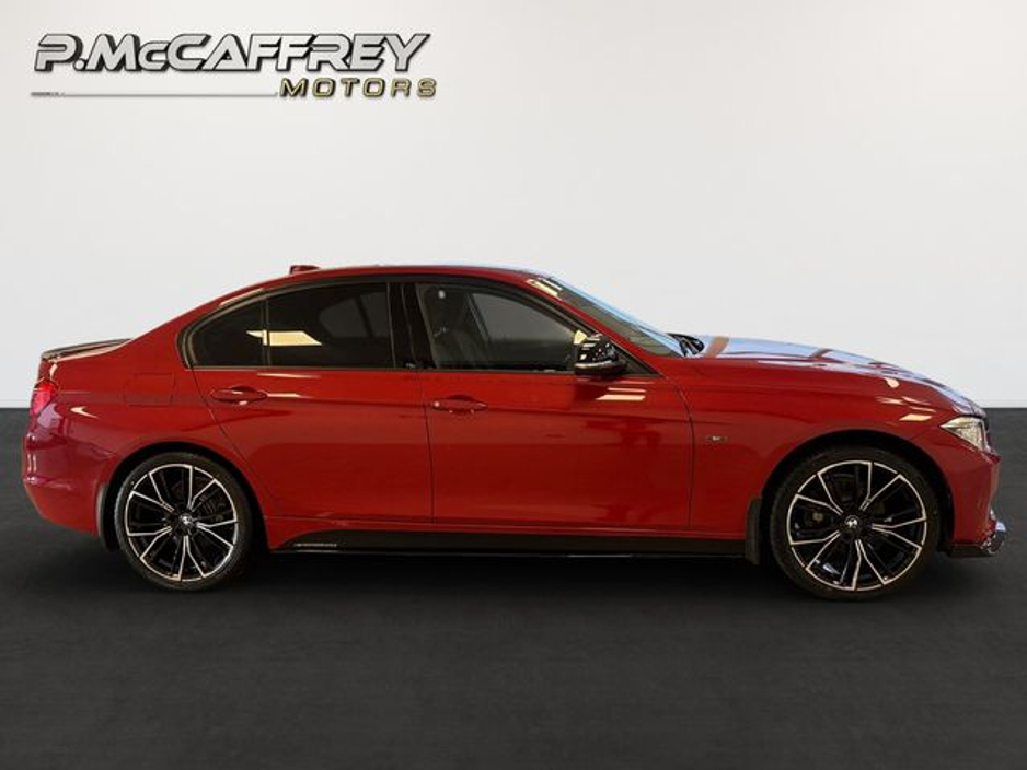 2016 BMW 3 Series - image 4