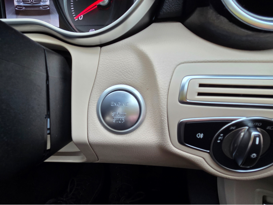 2019 Mercedes-Benz C Class - image 17