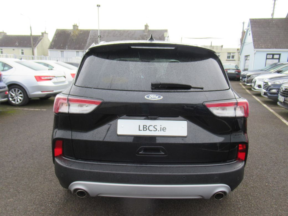 2021 Ford Kuga - image 8