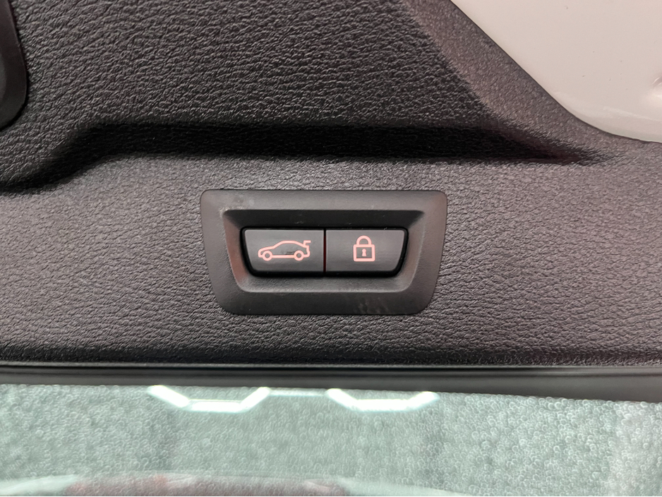 2016 BMW X5 - image 13