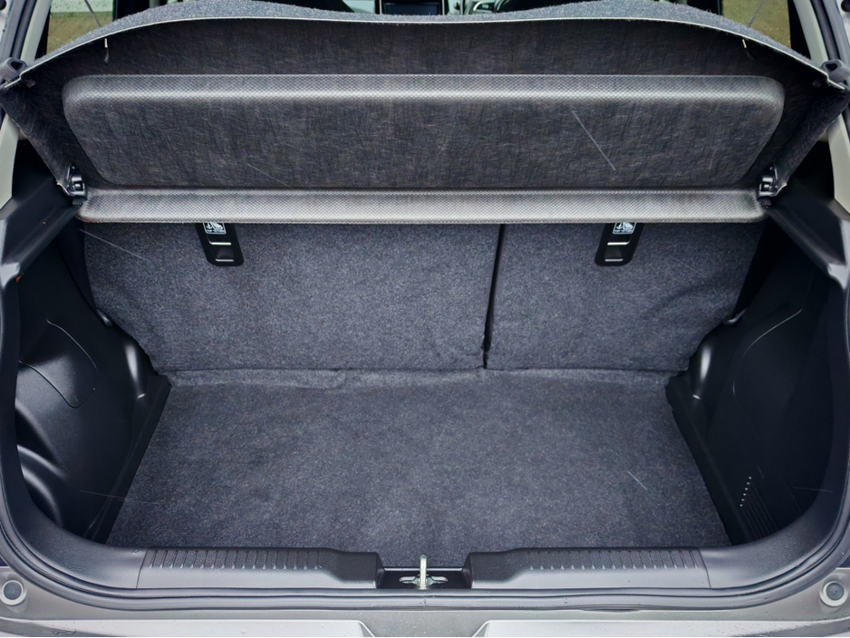 2019 Suzuki Swift - image 10