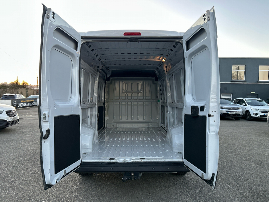 2024 Citroen Relay - image 16