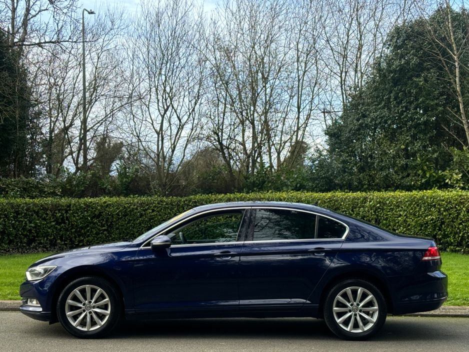 2018 Volkswagen Passat - image 4
