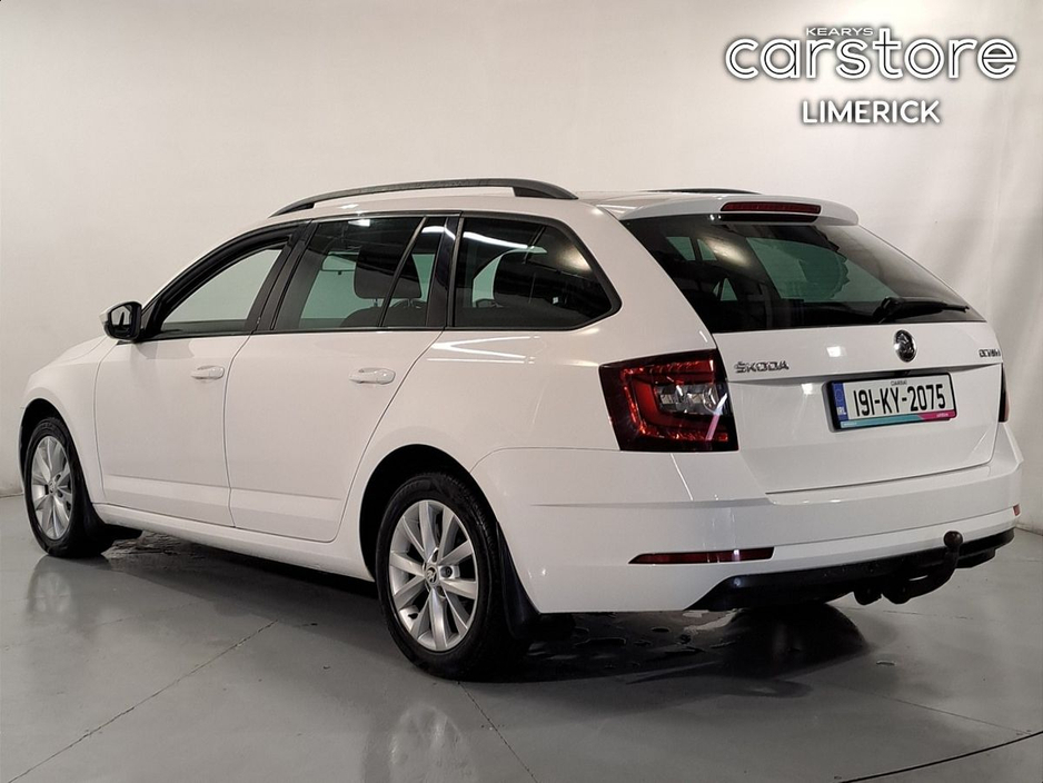 2019 Skoda Octavia - image 5
