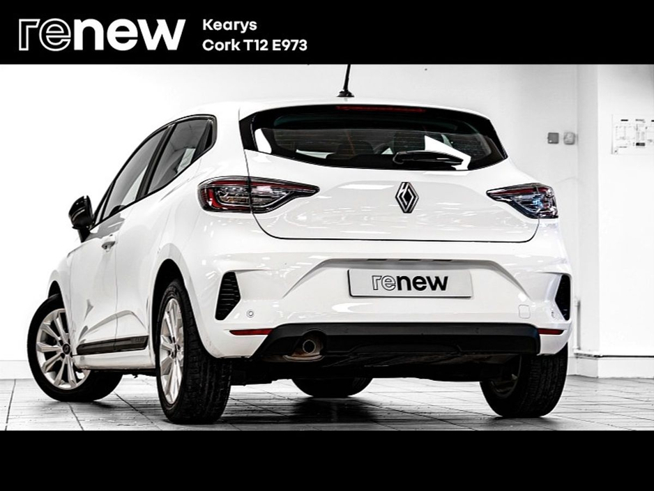 2025 Renault Clio - image 3