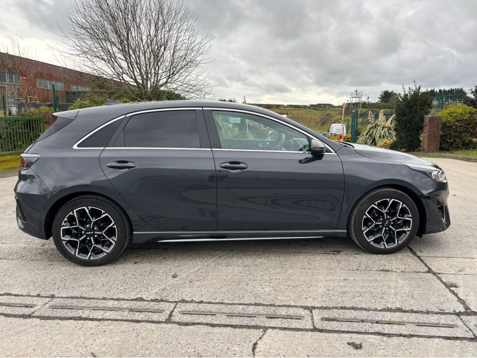 2025 Kia Ceed - image 8