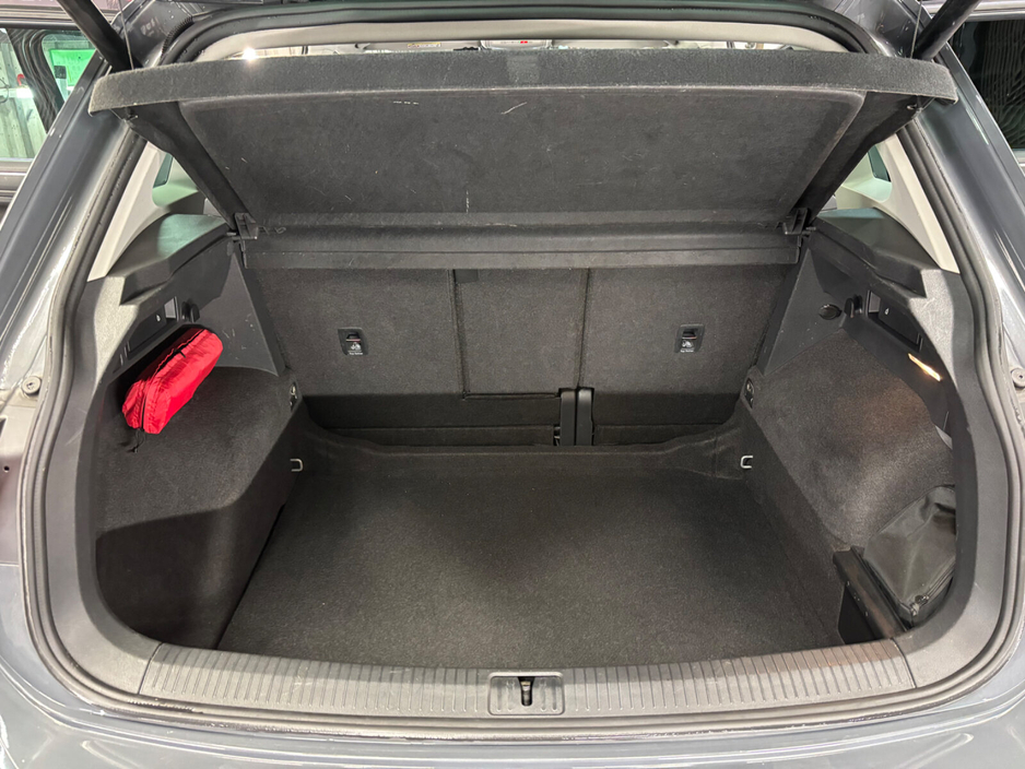 2021 Volkswagen Tiguan - image 16