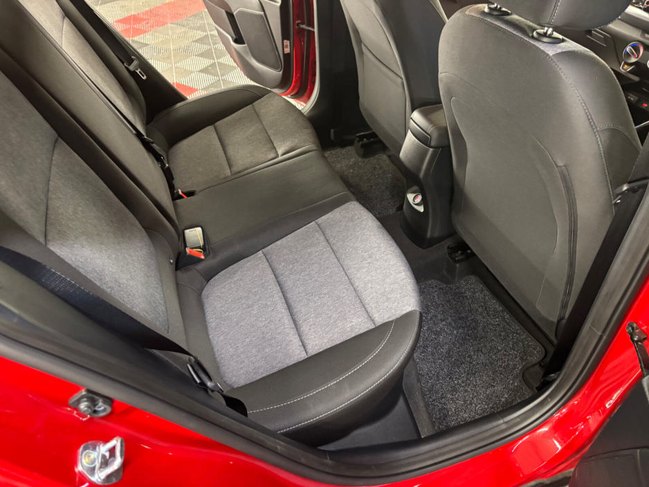 2023 Kia Stonic - image 11