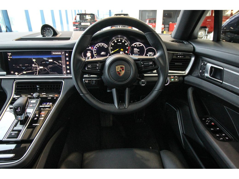 2023 Porsche Panamera - image 24