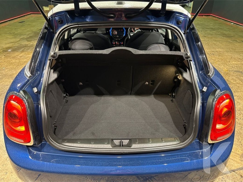 2017 MINI Cooper 1.5 AUTOMATIC - BLUE 2 TONE - FACTORY ALLOY WHEELS - REAR CAMERA €14,950